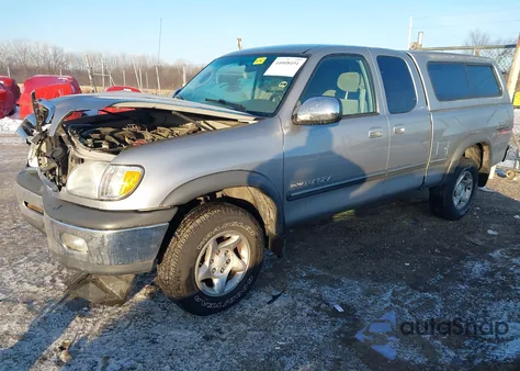 2002 Toyota Tundra Sr5 V8 z USA, uszkodzony, nr VIN 5TBBT44172S245221